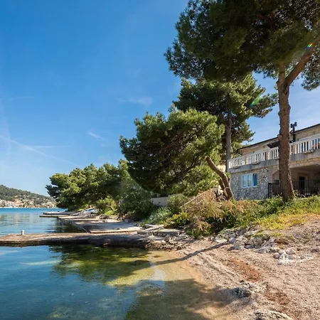 Estella Apartman *