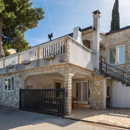 Estella Apartman